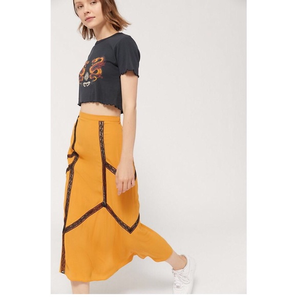 UO Amber Lace Inset Slip Skirt /mi - Picture 2 of 6